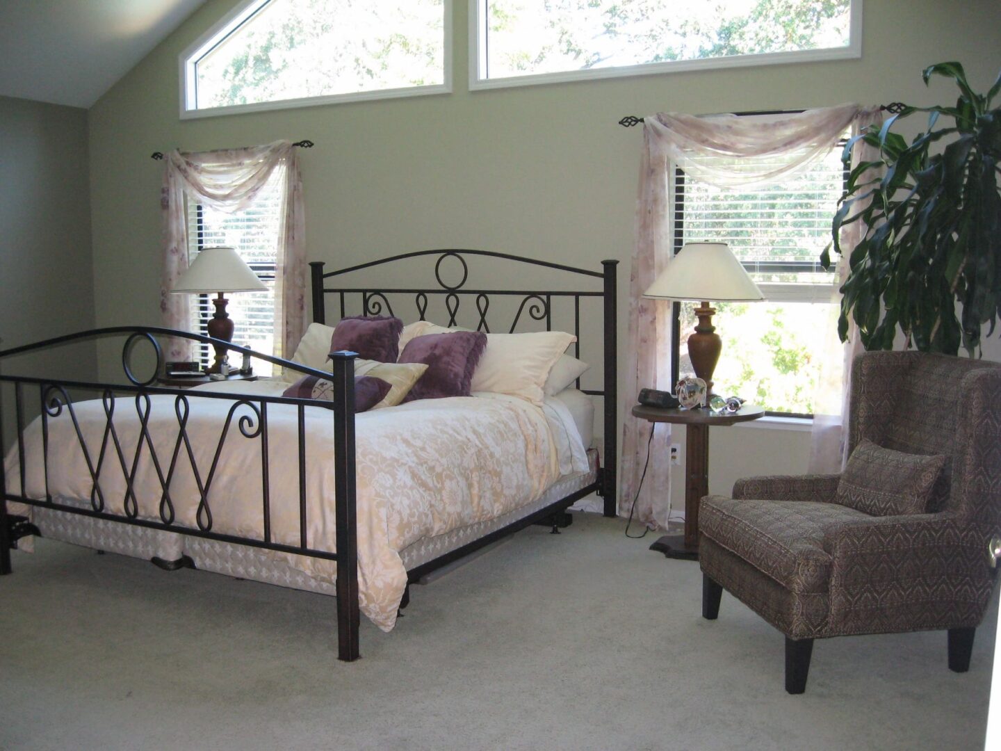 "Before" photo of bedroom for Sacramento interior design